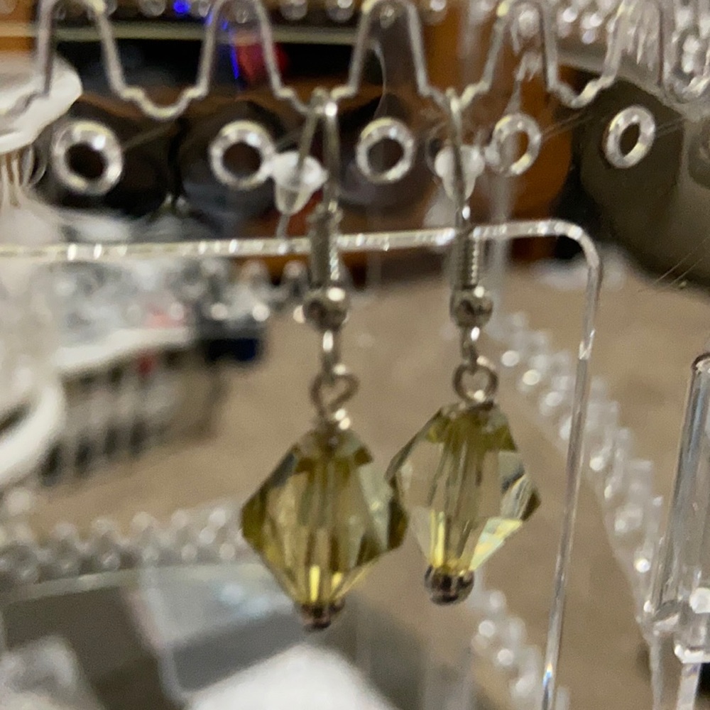 Plastic diamond earrings yellow